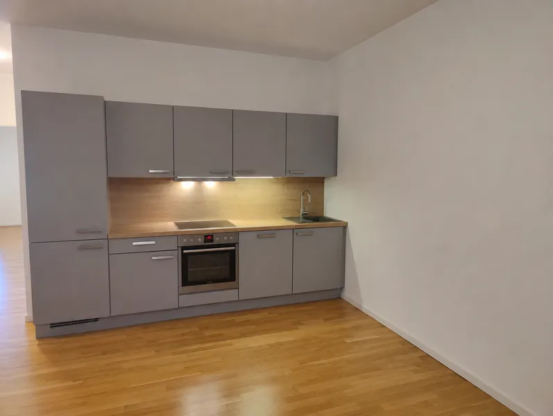 Neubau 2-Zimmer-Wohnung mit Wasserblick, Balkon und Einbauküche in Europacity (Wasserstadt-Mitte) — photo 1
